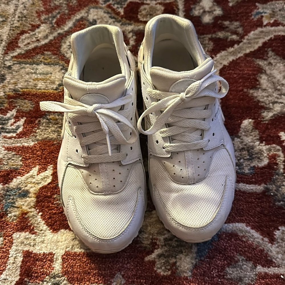 Nike // pearl white huaraches youth size 6.5 women’s size 8